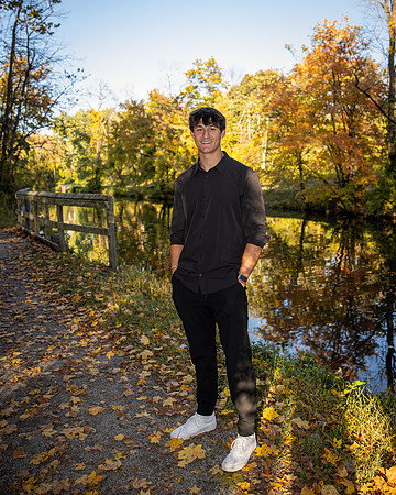 Carson Senior Fall 2022 - 009.jpg